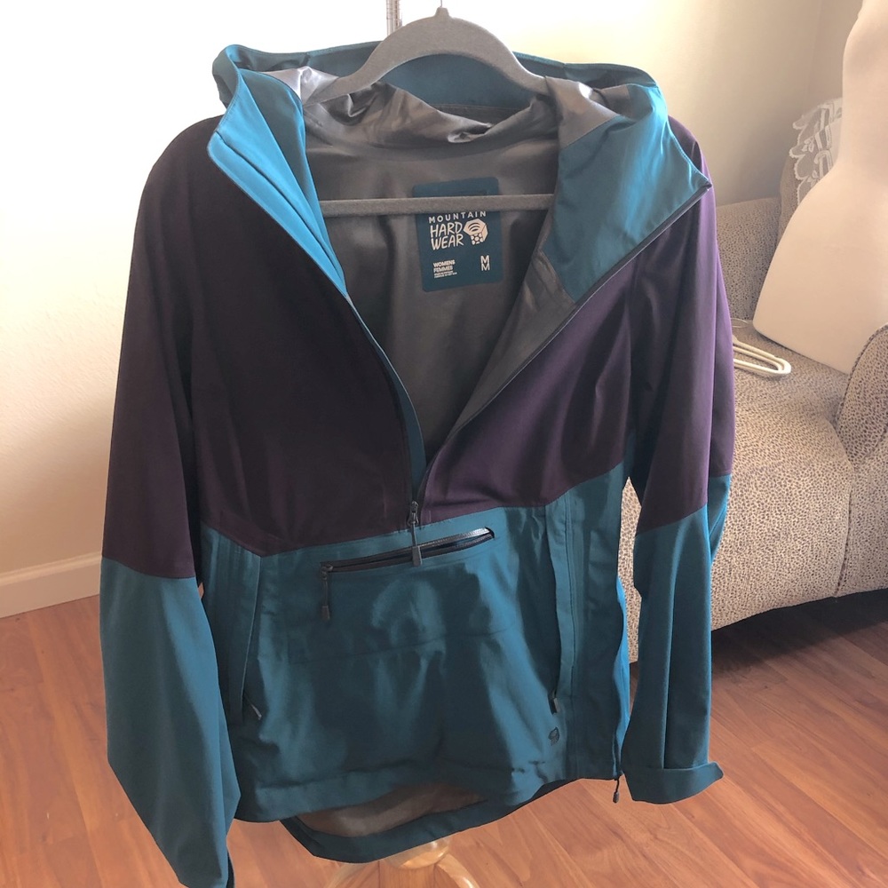 Mountain Hardwear Raincoat